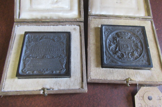 TWO CASED FRANCO BRITISH EXHIBITION OF 1900 PLAQUES Image