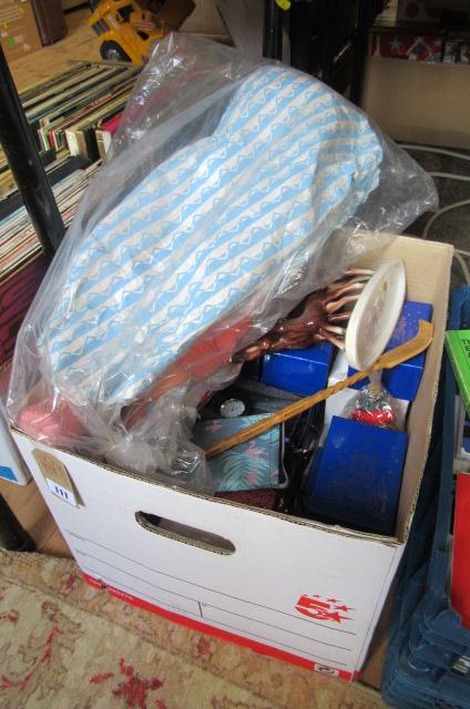 BOX OF MISCELLANEOUS ITEMS Image