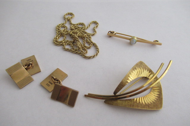 9CT GOLD CHAIN  CUFF LINKS AND OTHER JEWELLERY Image