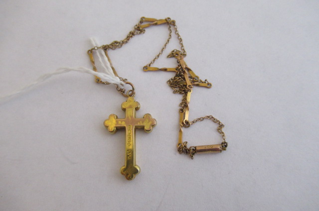 9CT GOLD CROSS PENDANT ON 9CT GOLD CHAIN 2.4g Image