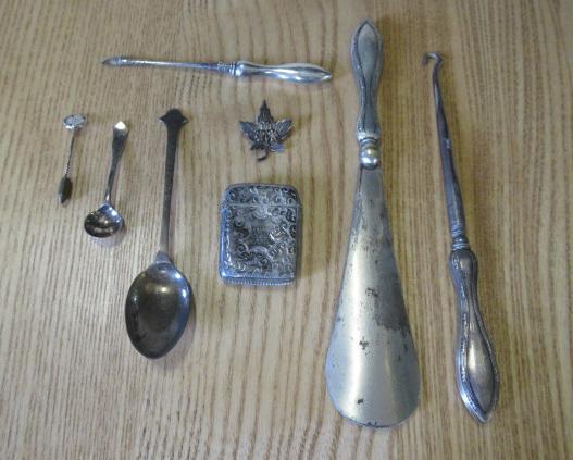 SMALL BOX OF SILVER ITEMS Image