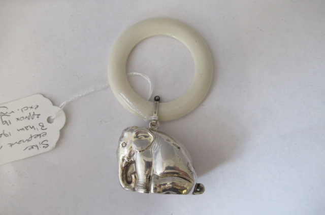 SILVER ELEPHANT RATTLE BIRMINGHAM 1947     11g APPROX EXCLUDING RING Image