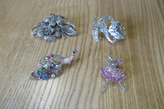 MARCASITE AND OTHER COSTUME JEWELLERY Image