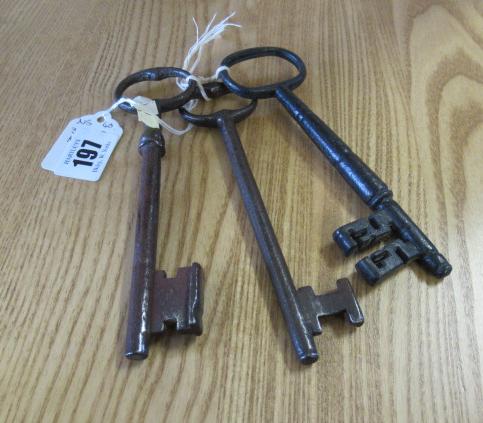 THREE OLD KEYS Image