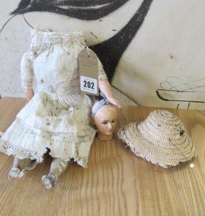 VICTORIAN DOLL Image