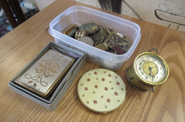 BOX OF MISCELLANEOUS ITEMS Image