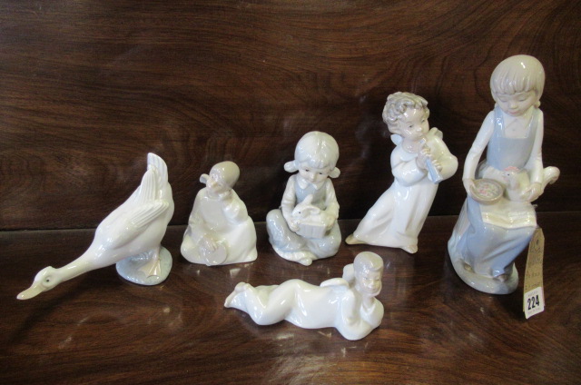 ONE LLADRO AND TWO NAO FIGURES ETC Image