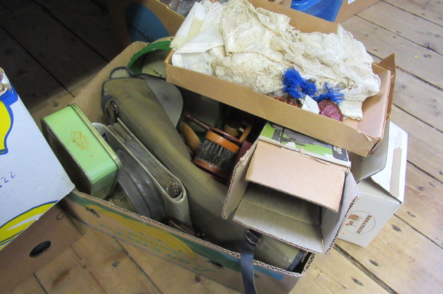 BOX OF MISCELLANEOUS ITEMS Image