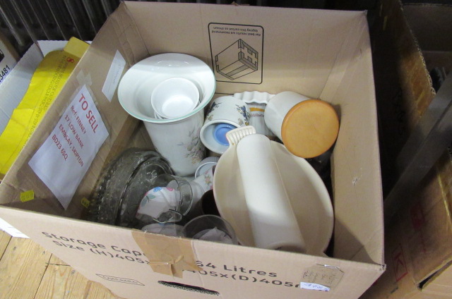 BOX OF CROCKERY AND GLASS ETC Image