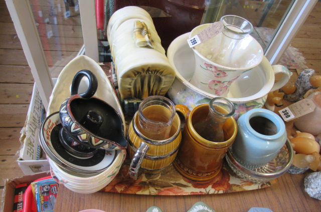 TRAY OF CERAMICS INCLUDING MALING Image