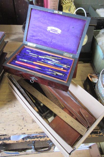 QUANTITY OF CALLIGRAPHY ITEMS Image