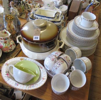 QUANTITY OF CERAMICS Image