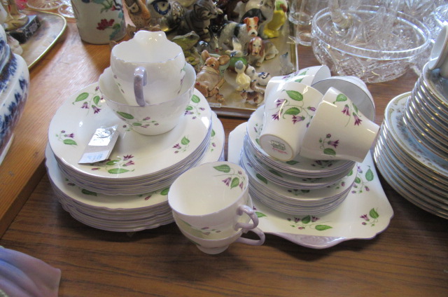 QUANTITY OF SHELLEY TABLE WARE Image