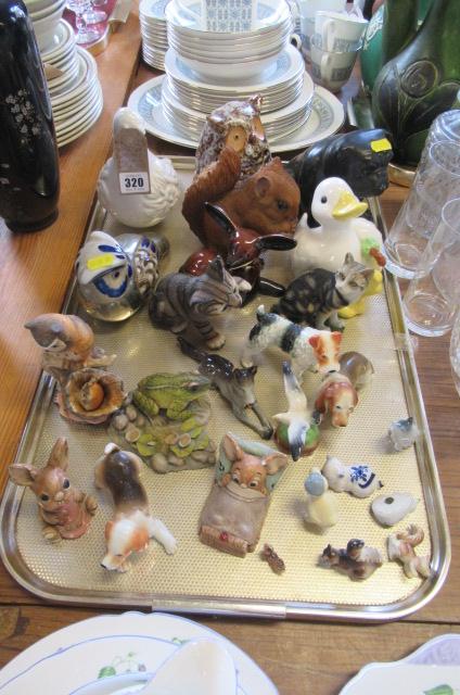 TRAY OF POTTERY ANIMALS AND BIRDS Image