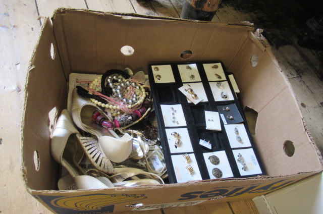 BOX OF COSTUME JEWELLERY AND SHOES ETC Image