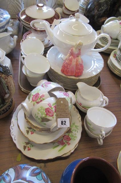 TRAY OF COLCLOUGH AND MIXED CHINA  Image