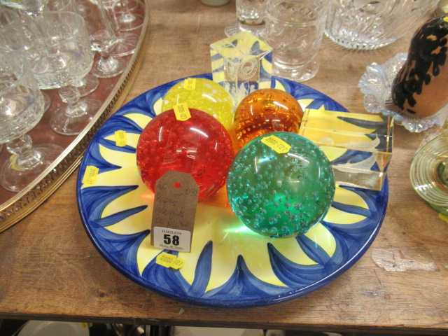 PAPERWEIGHTS ON PLATE Image