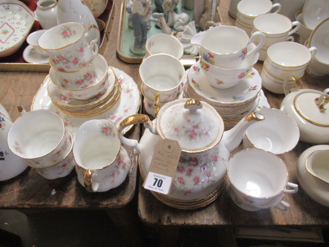 QUANTITY OF MIXED CHINA TEAWARE Image