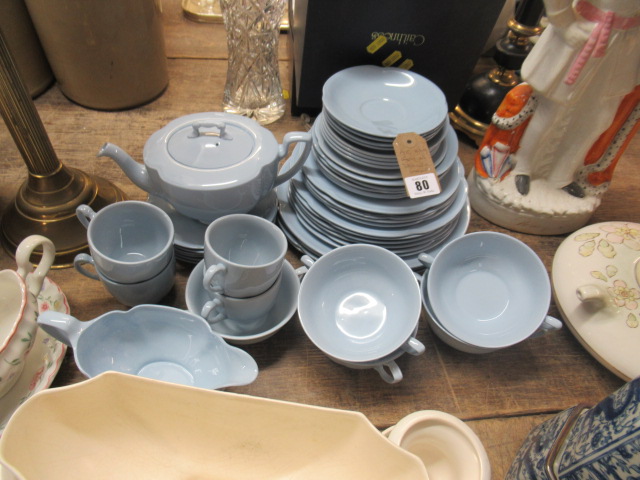 QUANTITY OF DINNER WARE Image