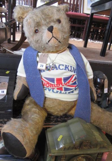 LARGE STRAW FILLED TEDDY BEAR Image