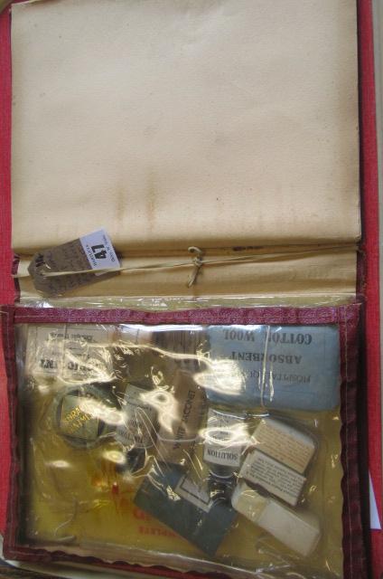 WW2 ARP MEDICAL KIT AND ILLUSTRATED BOOKLET Image