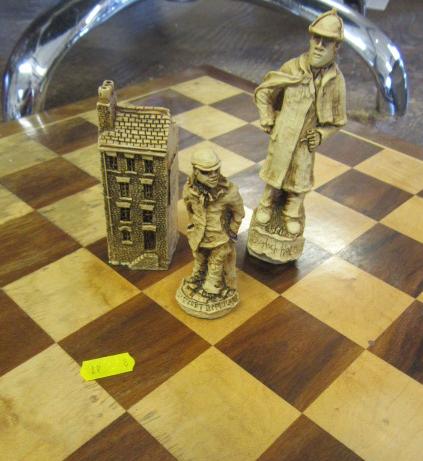 CHESS SET AND BOARD Image