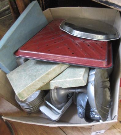BOX OF VARIOUS ITEMS INCLUDING CUTLERY Image