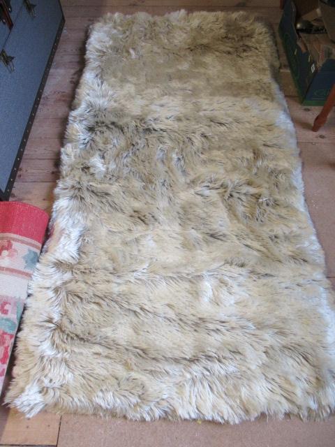 FIELDS SKELMET PURE MOHAIR RUG Image