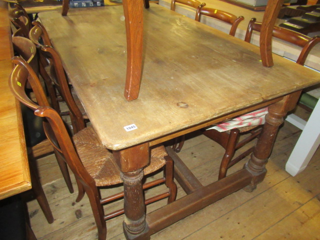 PINE KITCHEN TABLE Image