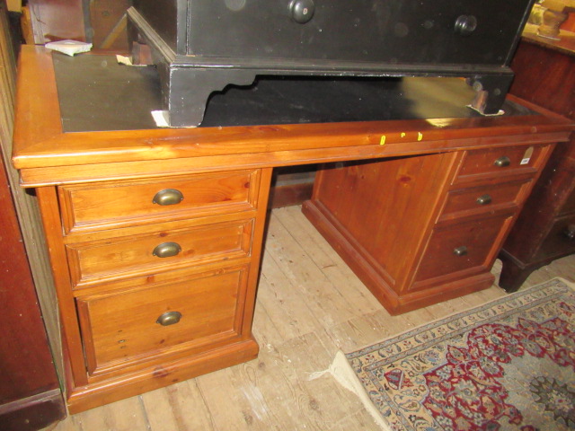 LARGE PINE PEDESTAL LEATHER TOPPED DESK Image
