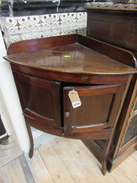 SMALL MAHOGANY CORNER WASH STAND Image