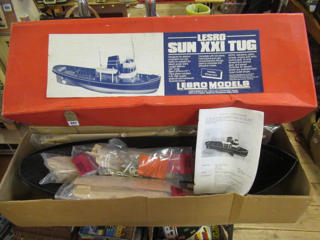 Lesro model tug boat | Hartleys Auctioneers & Valuers