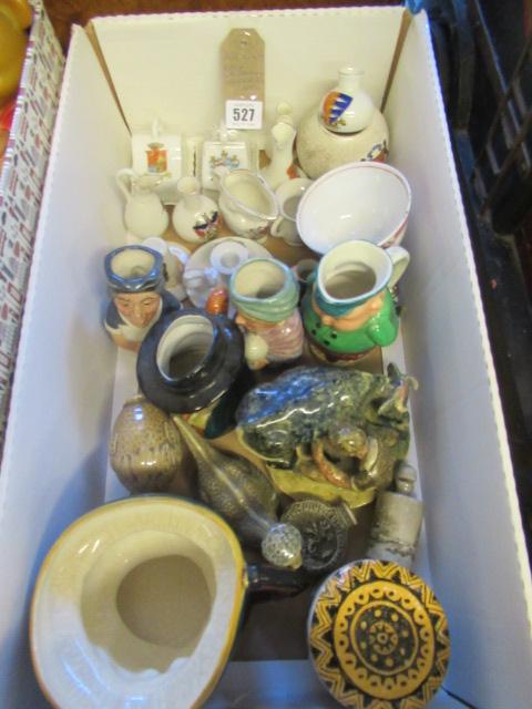 BOX OF CERAMIC ORNAMENTS ETC Image