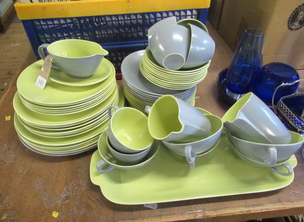 QUANTITY OF POOLE POTTERY DINNERWARE Image