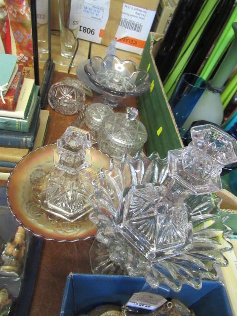 GLASS DRESSING TABLE SET AND OTHER GLASS Image