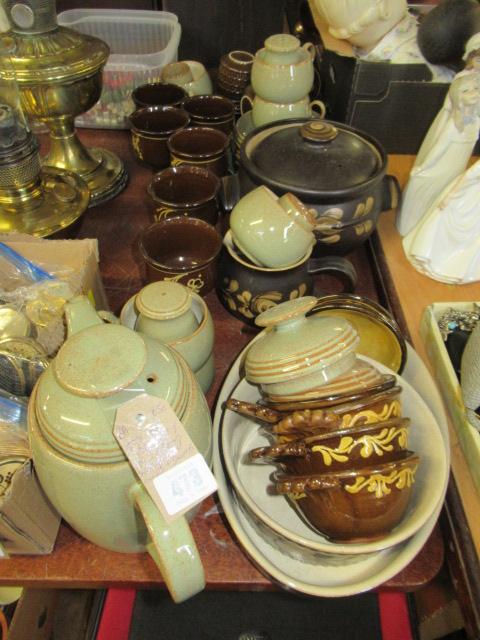 QUANTITY OF CERAMICS INCLUDING WEDGWOOD CUPS AND SAUCERS Image