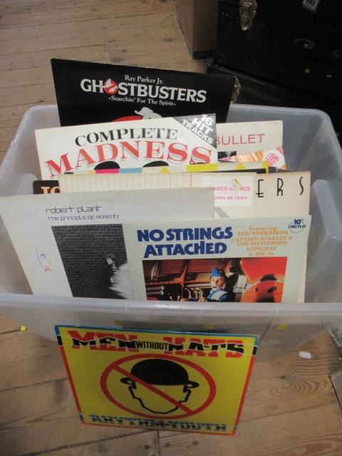 LARGE BOX OF LP RECORDS INCLUDING SOUNDTRACK ALBUMS Image