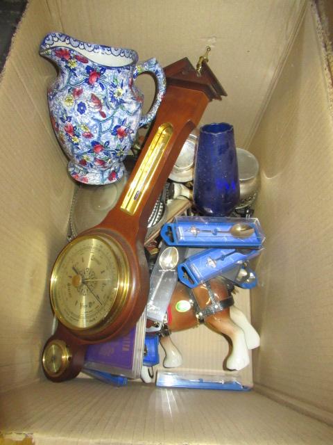 BOX OF MISCELLANEOUS INCLUDING BAROMETER Image