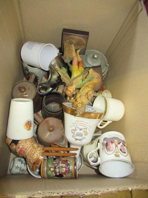 BOX OF CERAMICS AND ORNAMENTS ETC Image
