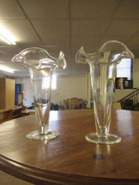 PAIR OF GLASS VASES Image