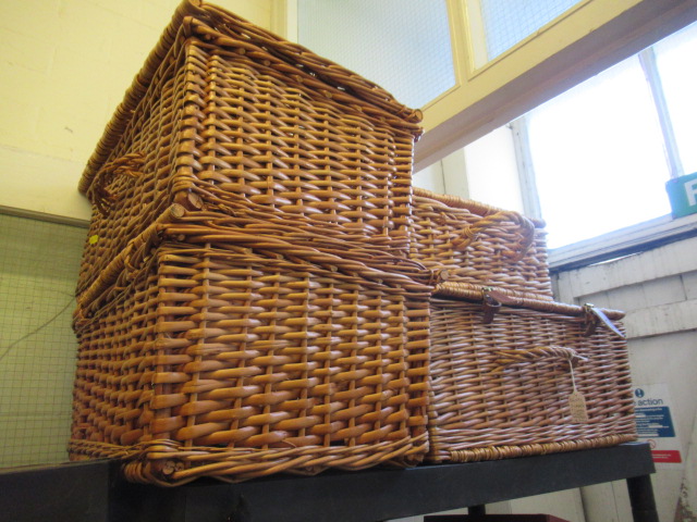 THREE LARGE AND ONE SMALL WICKER HAMPERS INCLUDING FORTNUM AND MASON Image
