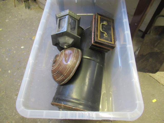 BOX OF METALWARE Image
