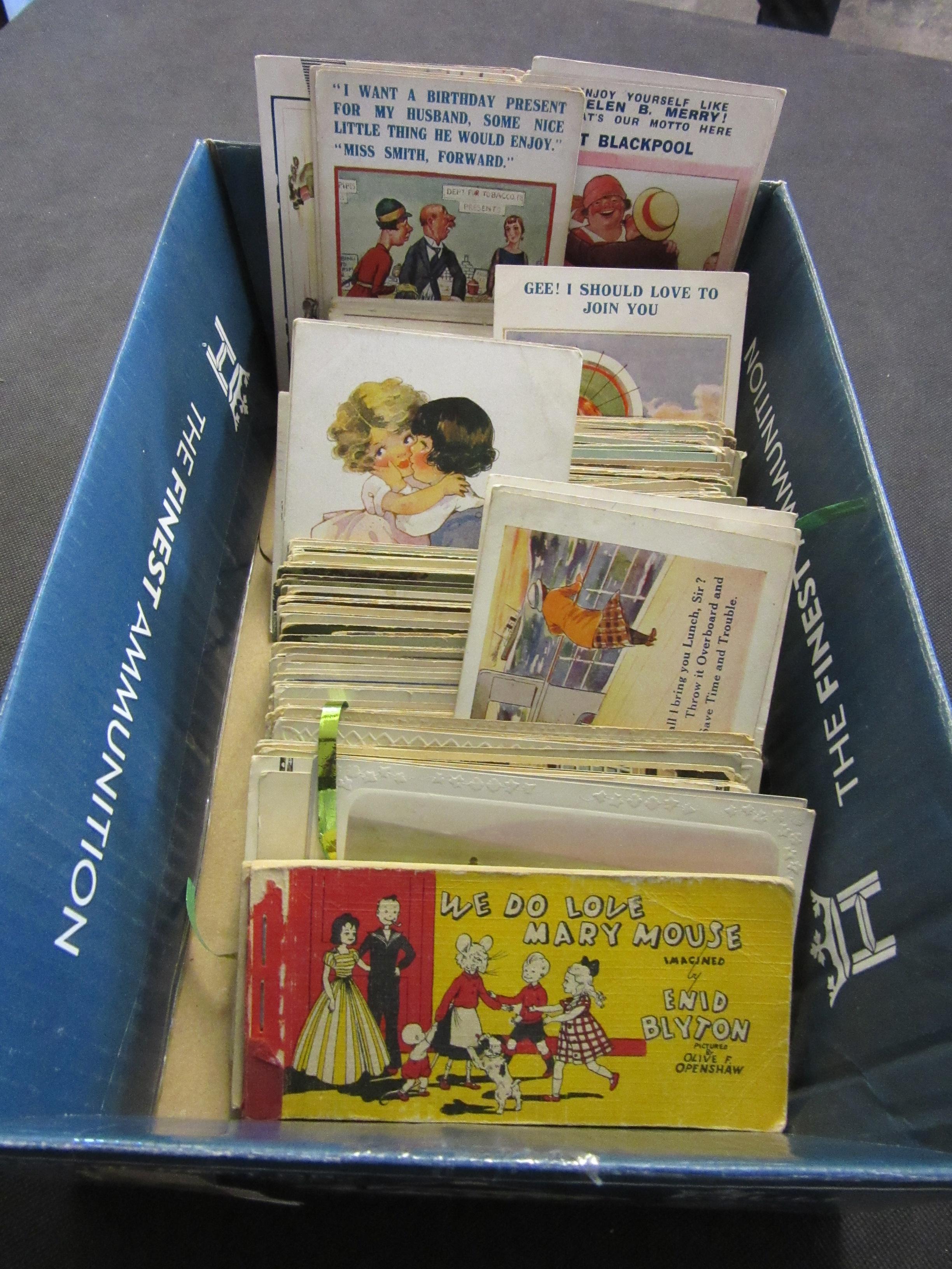 QUANTITY OF OLD AND VINTAGE POSTCARDS INCLUDING SAUCY SEASIDE EXAMPLES Image