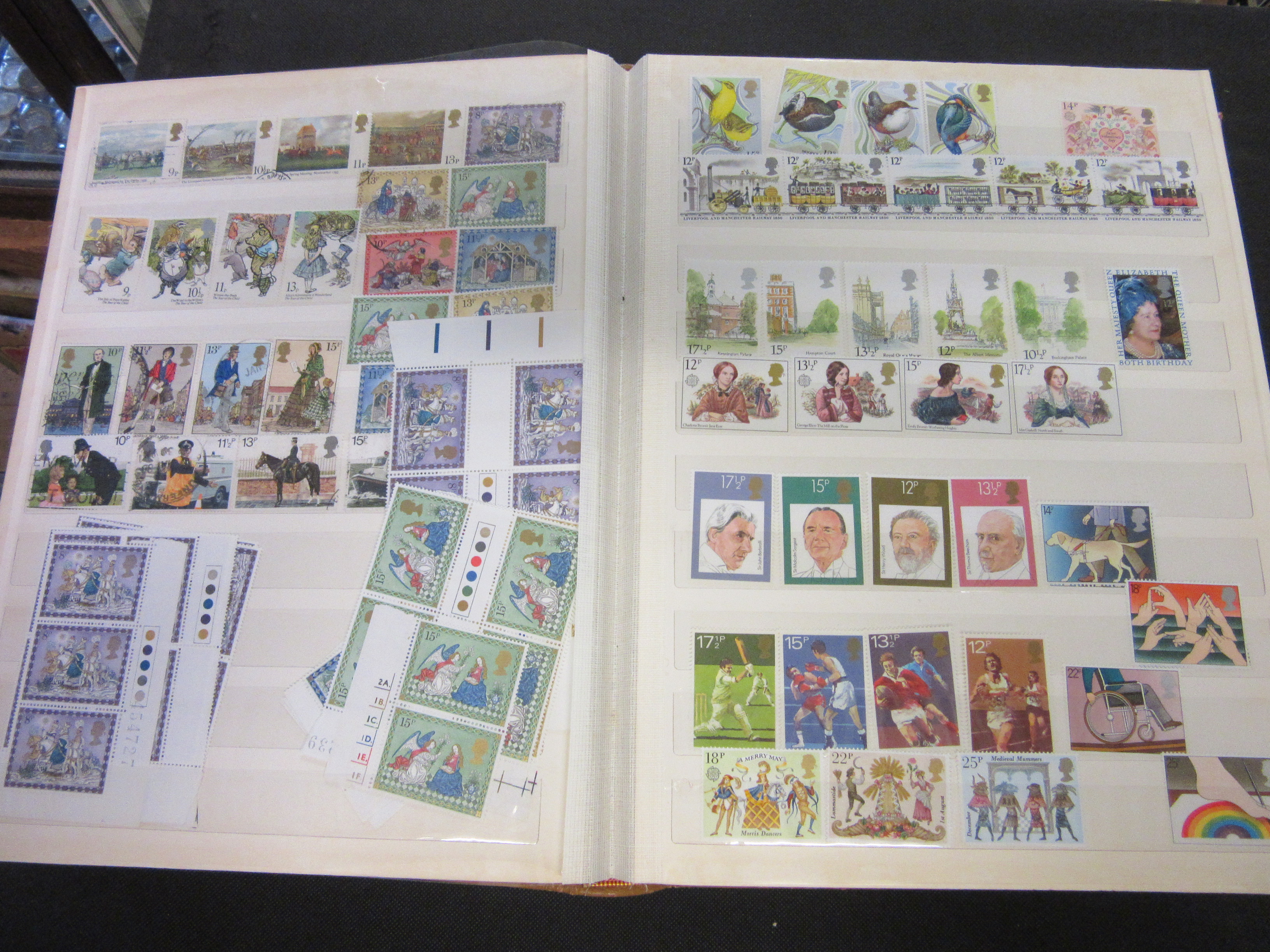 FOUR ALBUMS OF MAINLY DECIMAL AND MINT UK STAMPS Image