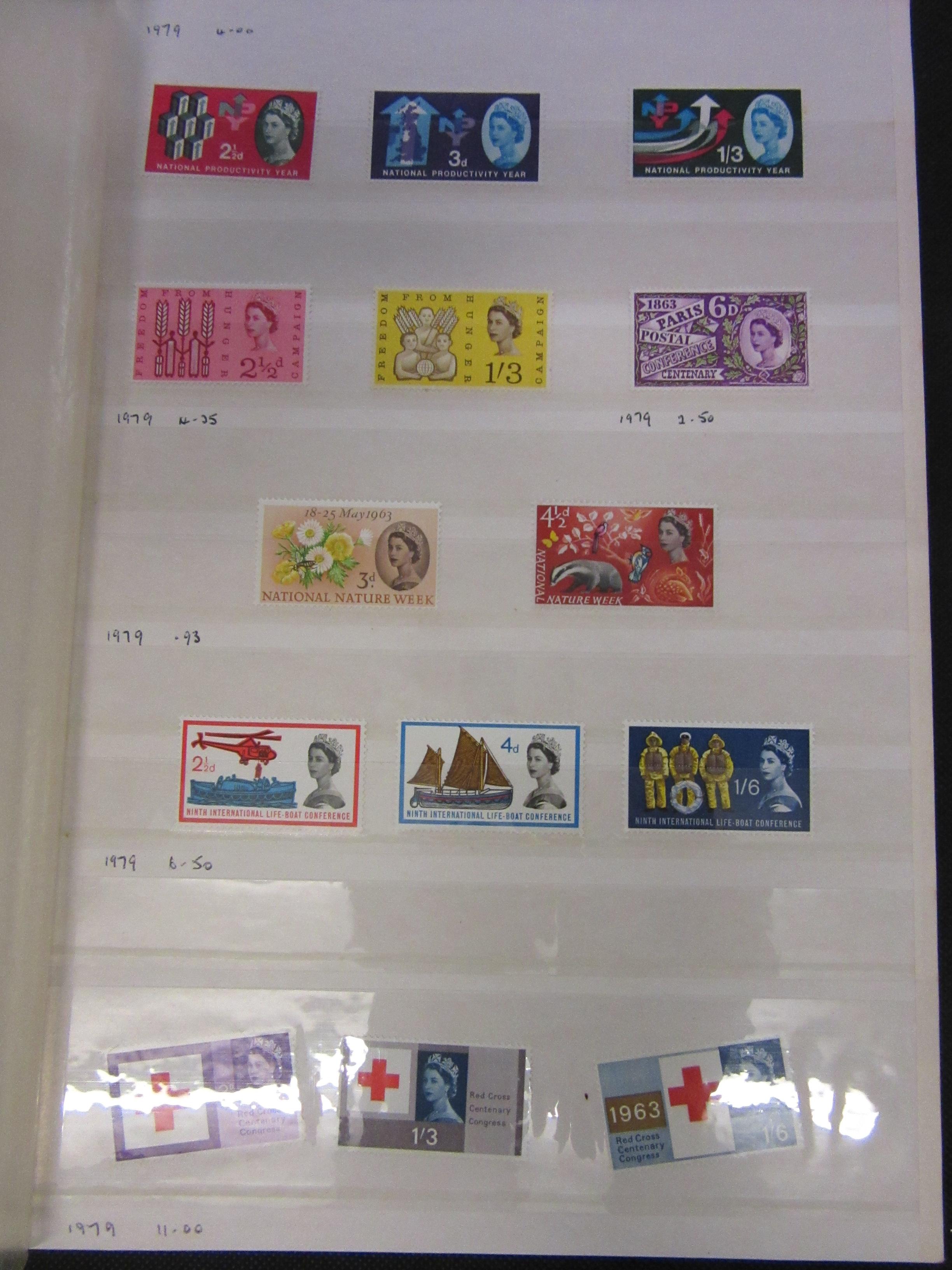 ALBUM OF MAINLY PRE-DECIMAL UK STAMPS INCLUDING ONE POUND CASTLE STAMP Image