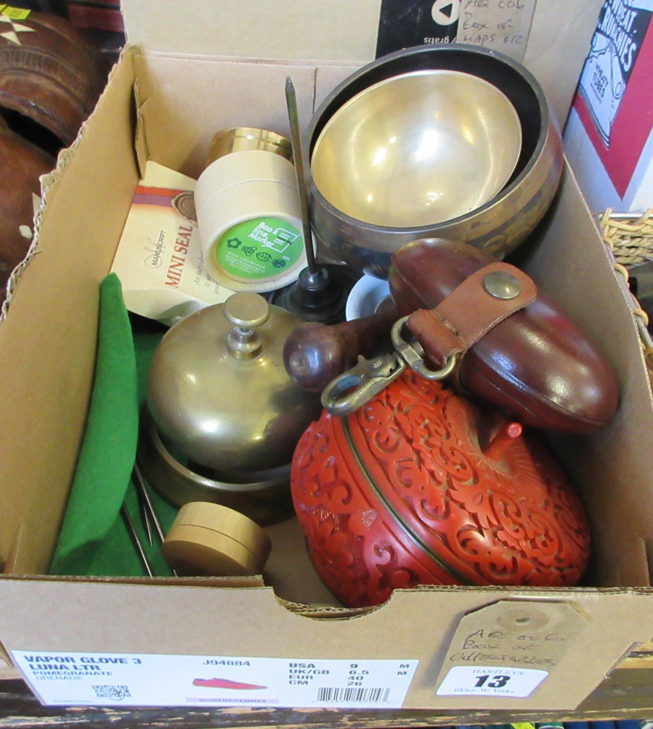 BOX OF COLLECTABLES Image