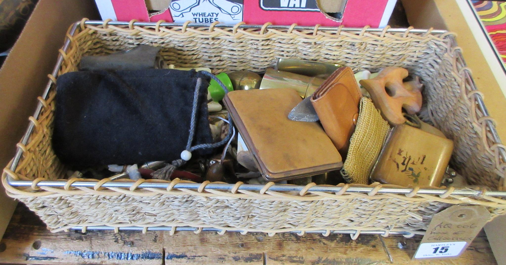 BOX OF COLLECTABLES Image