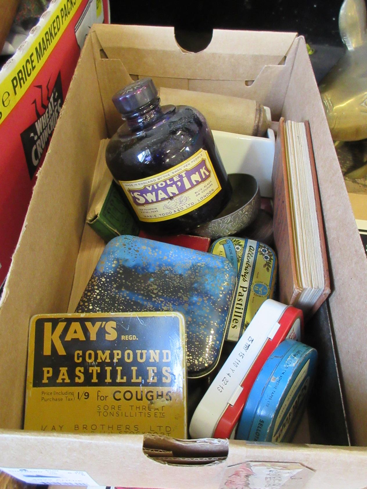 BOX OF COLLECTABLES Image