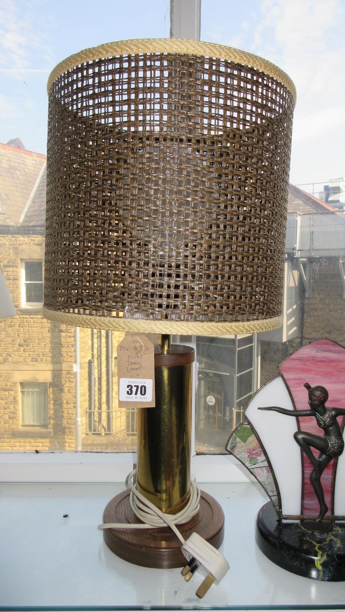 RETRO TABLE LAMP Image