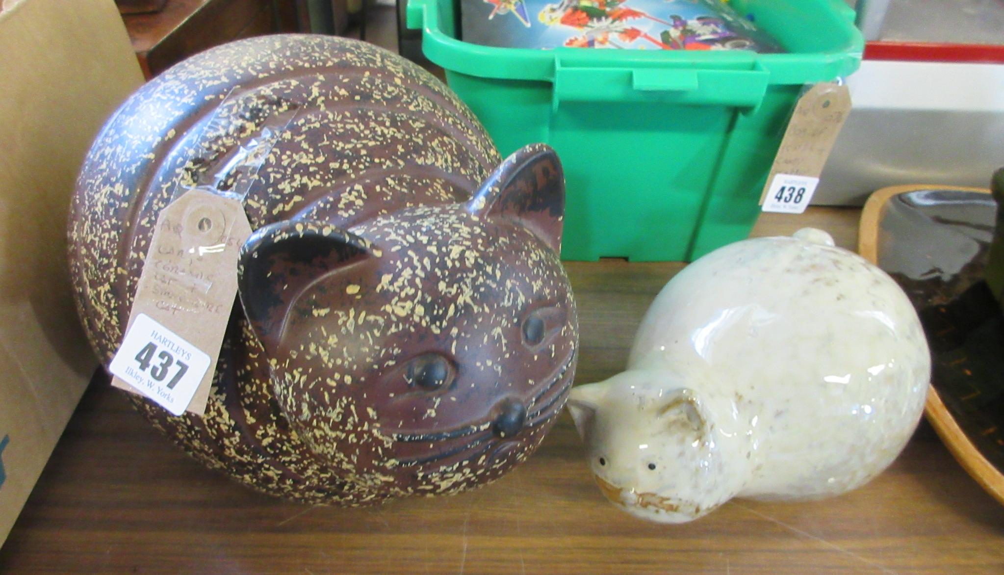 LARGE CERAMIC CAT AND STONEWARE CAT Image